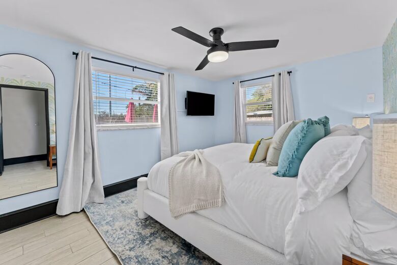 Clearwater Pool & Beach Group Getaway - Clearwater, Florida