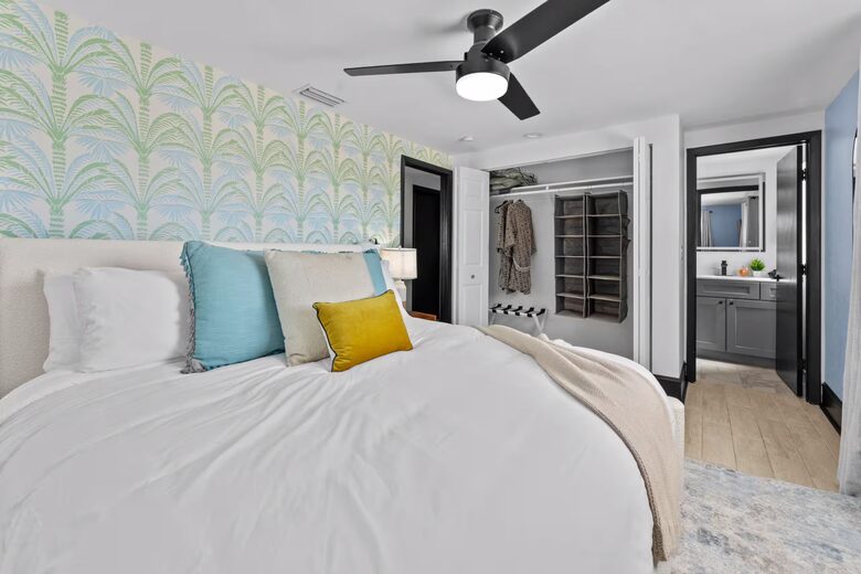 Clearwater Pool & Beach Group Getaway - Clearwater, Florida