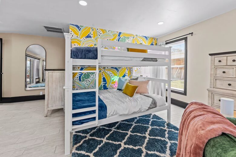 Clearwater Pool & Beach Group Getaway - Clearwater, Florida
