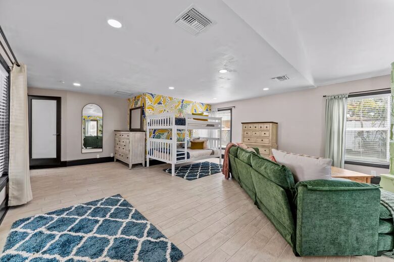 Clearwater Pool & Beach Group Getaway - Clearwater, Florida