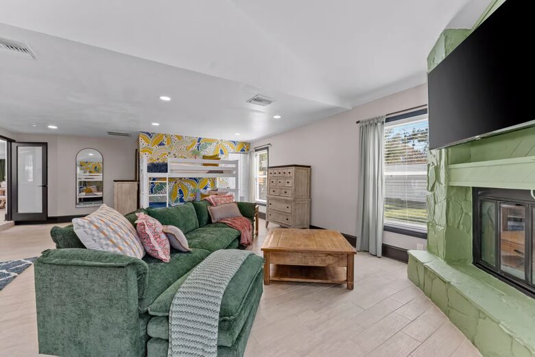 Clearwater Pool & Beach Group Getaway - Clearwater, Florida