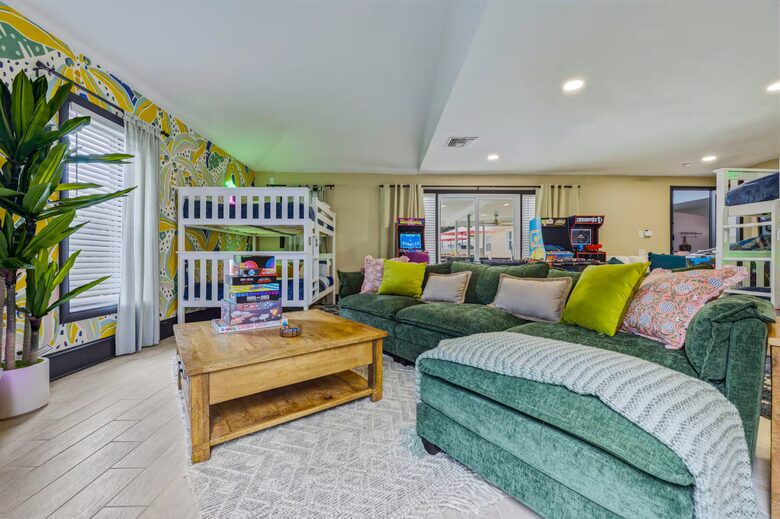 Clearwater Pool & Beach Group Getaway - Clearwater, Florida