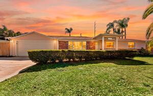 Clearwater Pool & Beach Group Getaway - Clearwater, Florida