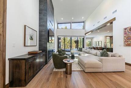 Private Club Mountain Home Near Lake Tahoe - Truckee, California