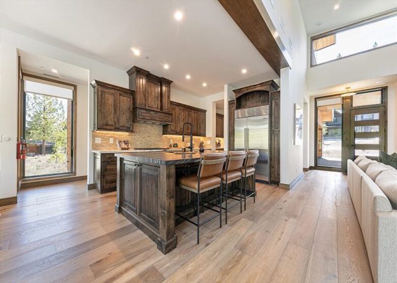 Private Club Mountain Home Near Lake Tahoe - Truckee, California