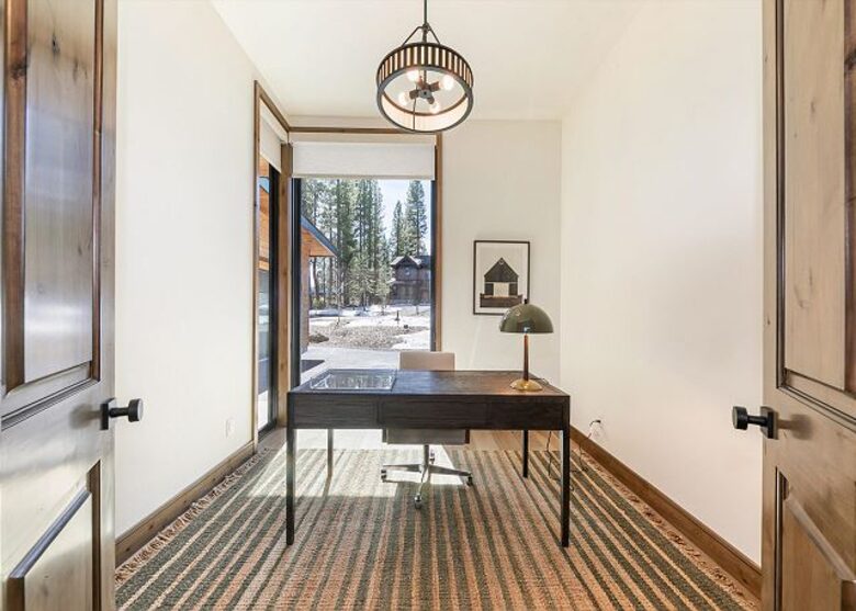 Private Club Mountain Home Near Lake Tahoe - Truckee, California
