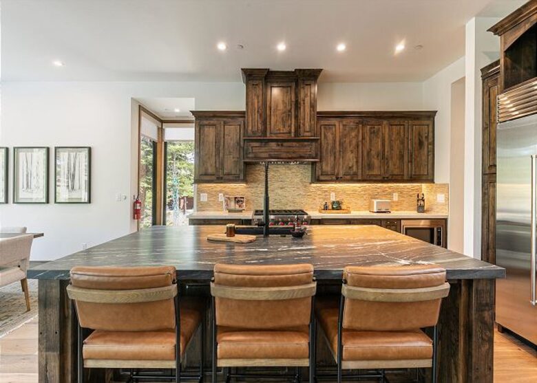 Private Club Mountain Home Near Lake Tahoe - Truckee, California