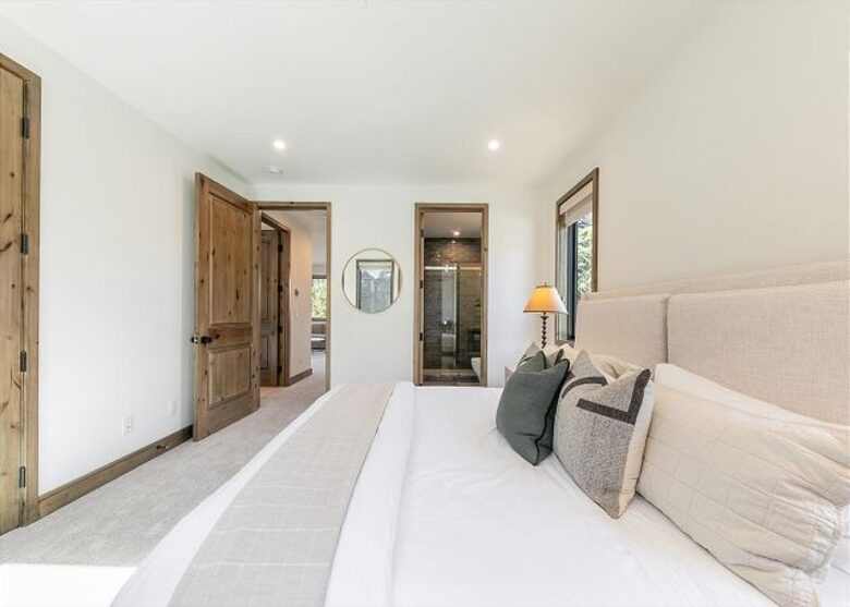 Private Club Mountain Home Near Lake Tahoe - Truckee, California