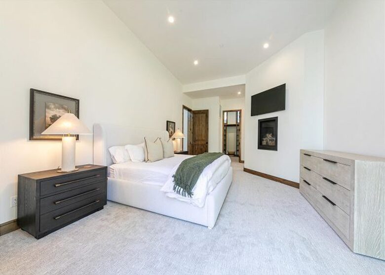 Private Club Mountain Home Near Lake Tahoe - Truckee, California