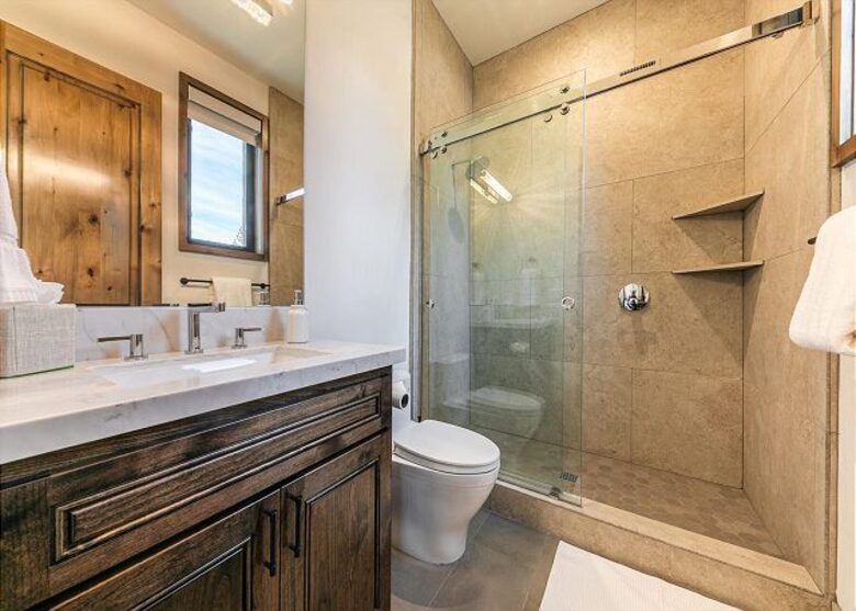 Private Club Mountain Home Near Lake Tahoe - Truckee, California