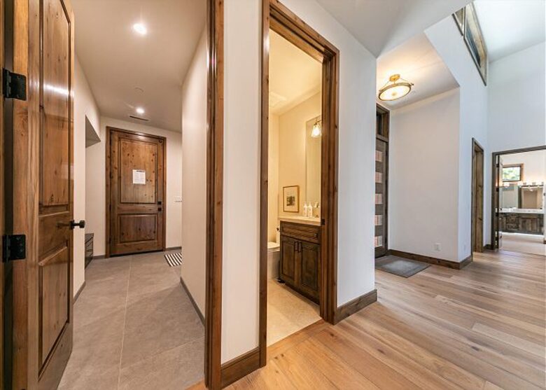 Private Club Mountain Home Near Lake Tahoe - Truckee, California