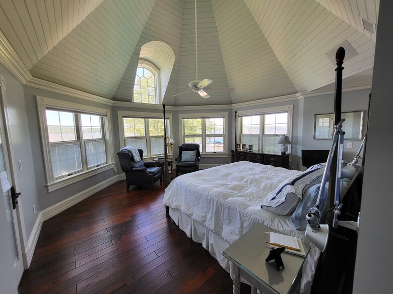 Lakefront Chautauqua Estate with Pool and Dock - Lakewood, New York