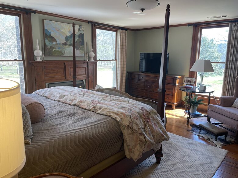 Historic Georgia Estate with Event Barn - Newnan, Georgia