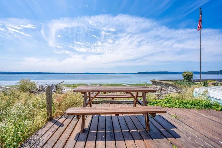 Tacoma Beachfront Home - Tacoma, Washington