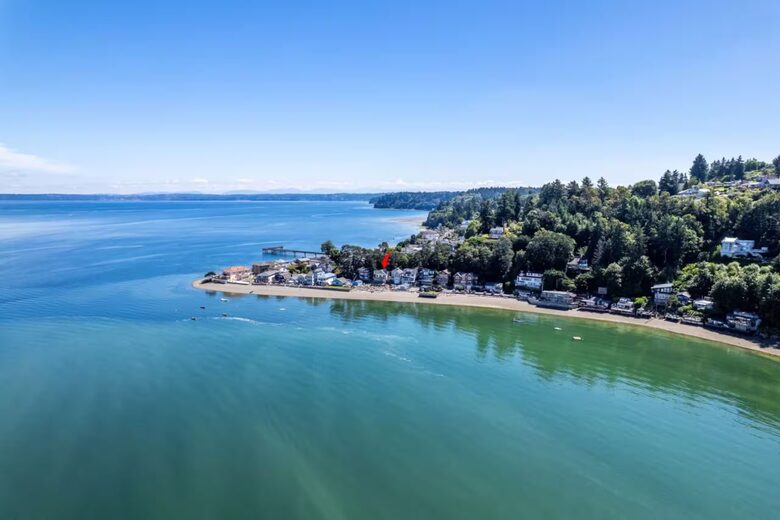 Tacoma Beachfront Home - Tacoma, Washington