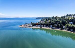 Tacoma Beachfront Home - Tacoma, Washington
