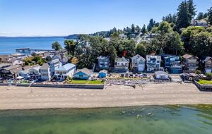 Tacoma Beachfront Home - Tacoma, Washington