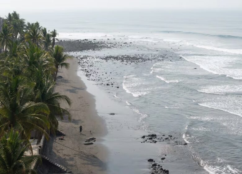 El Zonte Oceanfront Retreat - Chiltiupán, El Salvador