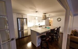 Lake Gagnon Waterfront Chalet with Private Beach and Hot Tub - Duhamel, Canada