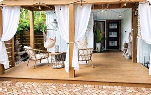 West Palm Beach Courtyard Retreat Near the Intracoastal - West Palm Beach, Florida