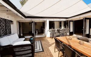 West Palm Beach Courtyard Retreat Near the Intracoastal - West Palm Beach, Florida