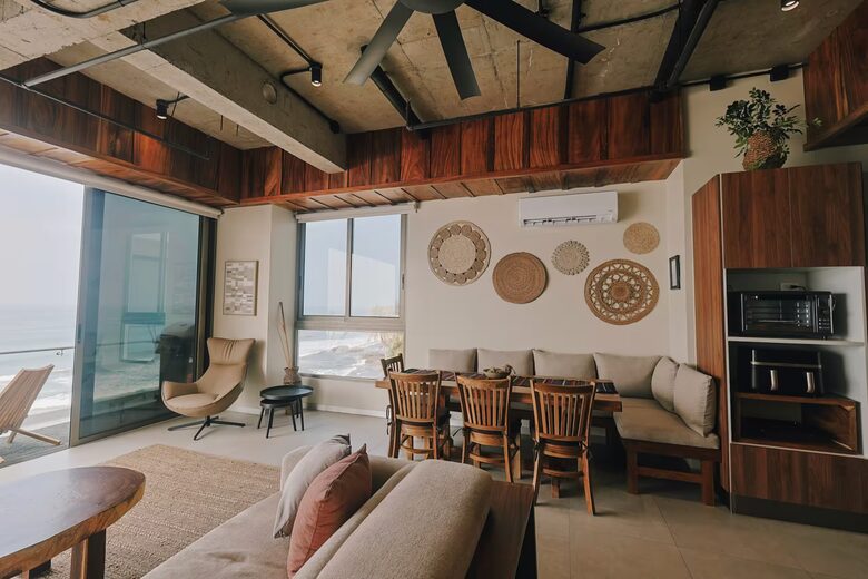 El Zonte Oceanfront Retreat - Chiltiupán, El Salvador