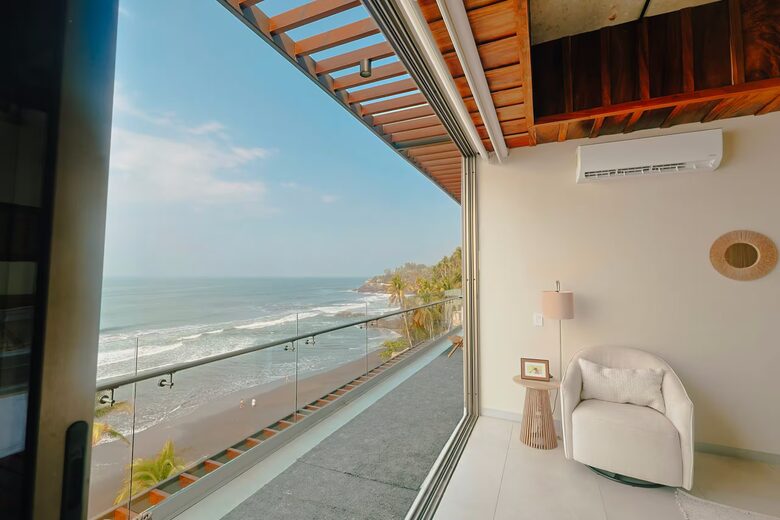El Zonte Oceanfront Retreat - Chiltiupán, El Salvador