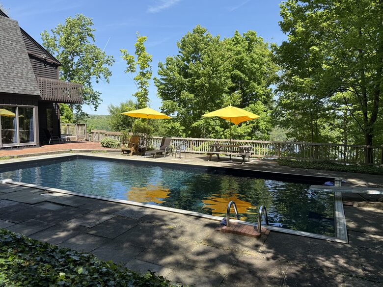 Classic Hudson River Home and Pool - Highland, New York