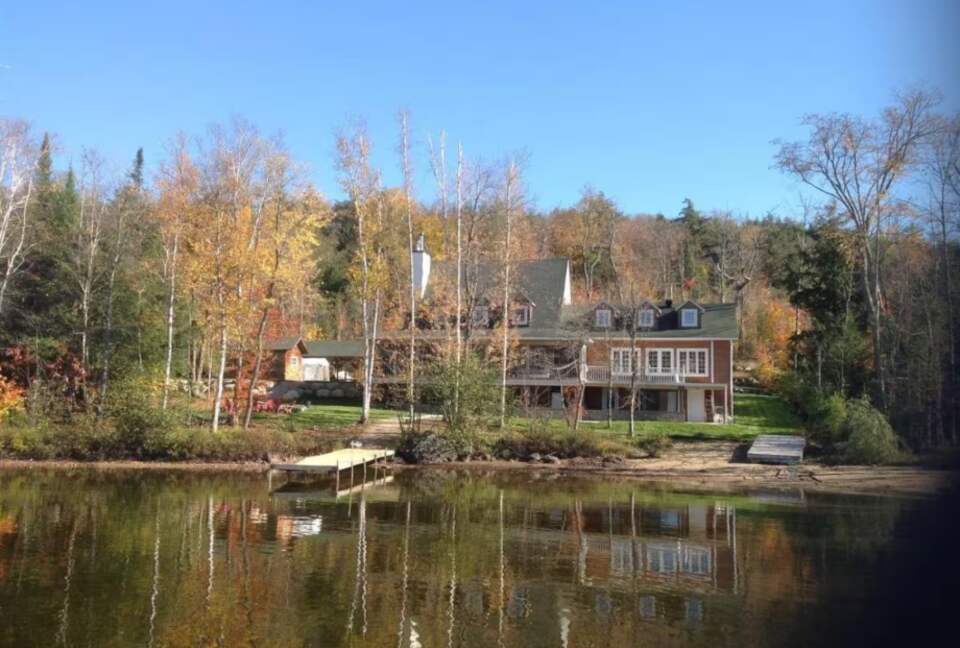 Lake Gagnon Waterfront Chalet with Private Beach and Hot Tub - Duhamel, Canada