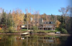 Lake Gagnon Waterfront Chalet with Private Beach and Hot Tub - Duhamel, Canada