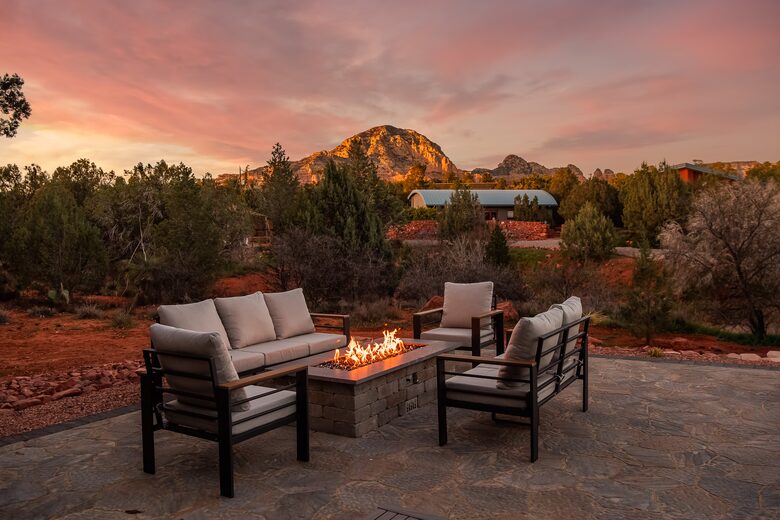 Bella Vista: A Luxury Desert Retreat with Red Rock Views & Resort Style Backyard - Sedona, Arizona