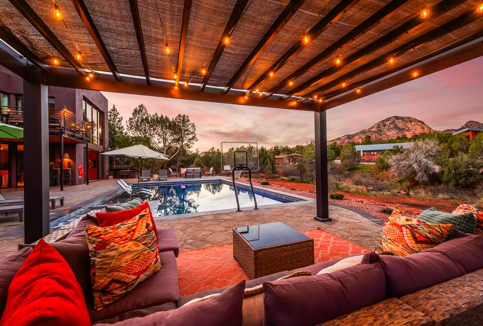 Bella Vista: A Luxury Desert Retreat with Red Rock Views & Resort Style Backyard - Sedona, Arizona