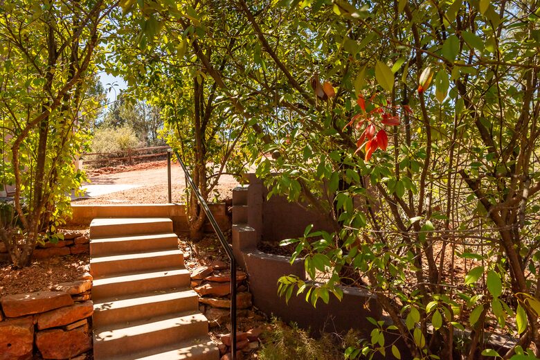 Bella Vista: A Luxury Desert Retreat with Red Rock Views & Resort Style Backyard - Sedona, Arizona