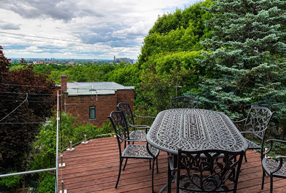 Mid century cottage on Mount Royal with stunning view - Outremont, Montreal, Canada