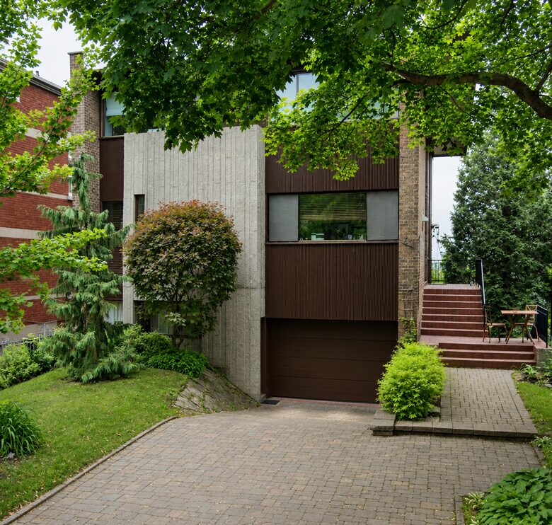 Mid century cottage on Mount Royal with stunning view - Outremont, Montreal, Canada