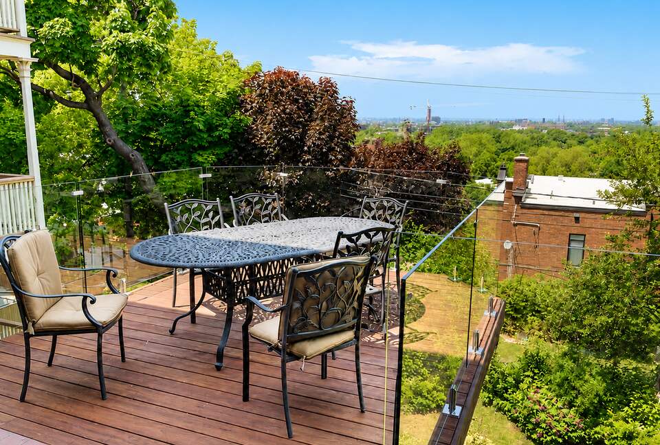 Mid century cottage on Mount Royal with stunning view - Outremont, Montreal, Canada