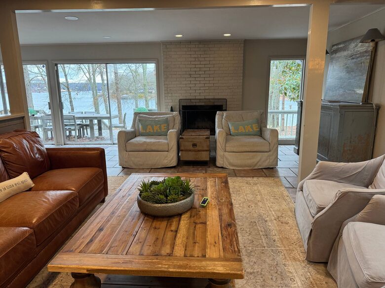 Smith Lake Waterfront Retreat near Duncan Bridge Marina - Jasper, Alabama