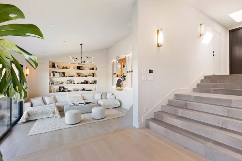 Custom Studio City Hillside Oasis with Pool and Recording Studio - Studio City, California