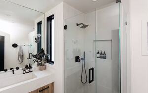 Custom Studio City Hillside Oasis with Pool and Recording Studio - Studio City, California