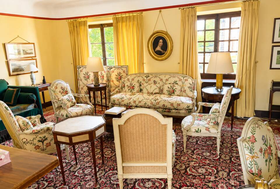 The Historic Dowager House at Château de Bandeville - St Cyr sous Dourdan, France