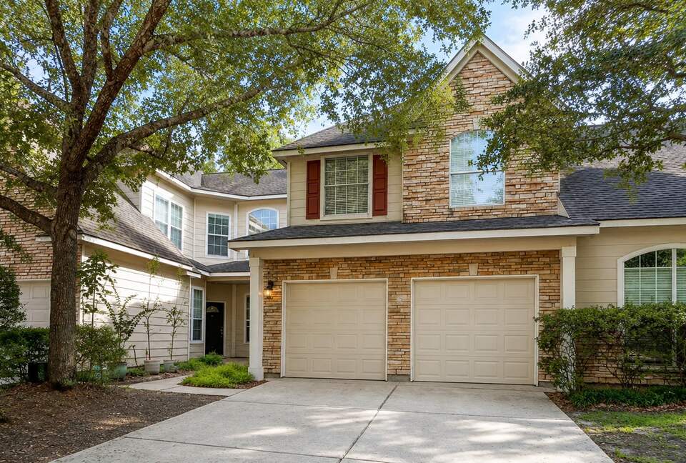 The Woodlands Retreat with Private Hot Tub - The Woodlands, Texas