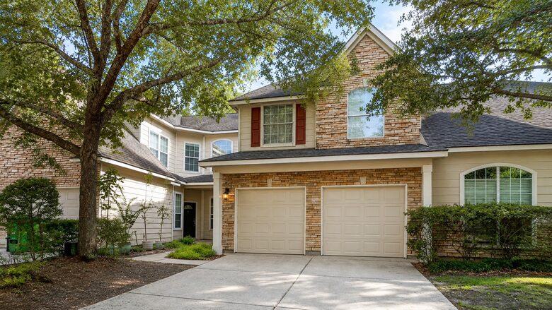 The Woodlands Retreat with Private Hot Tub - The Woodlands, Texas