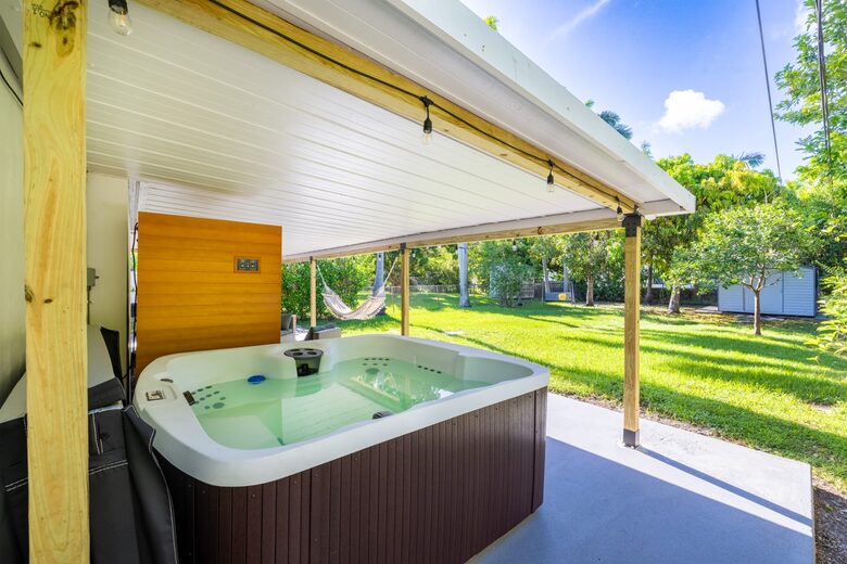 Japandi Oasis Near Miami Beaches - Miami, Florida