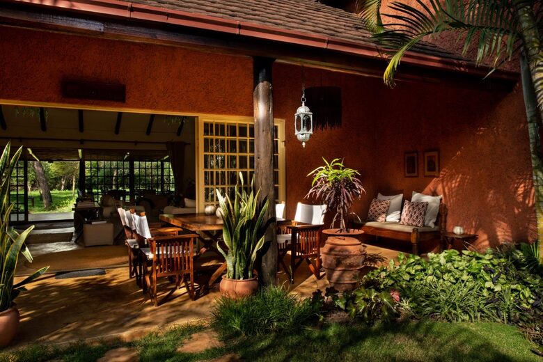 Private Courtyard Villa with Chef at Kili Golf - Usa River, Tanzania