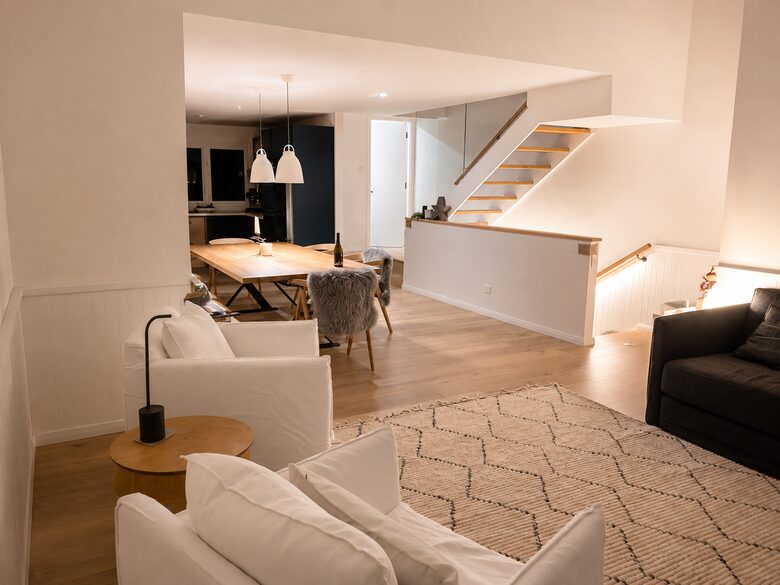 Three-Level Thredbo Alpine Chalet near Ski Lifts - Thredbo, Australia