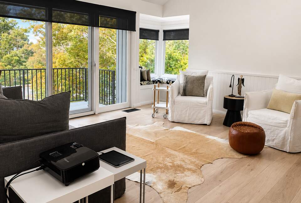 Three-Level Thredbo Alpine Chalet near Ski Lifts - Thredbo, Australia