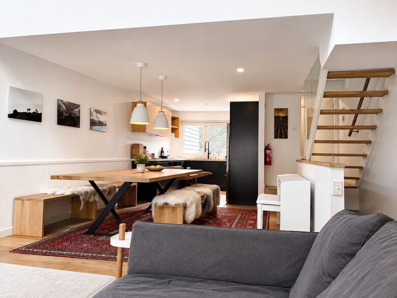 Three-Level Thredbo Alpine Chalet near Ski Lifts - Thredbo, Australia