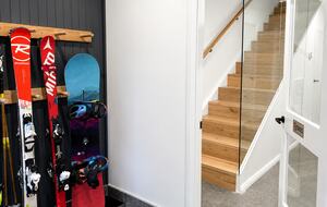 Three-Level Thredbo Alpine Chalet near Ski Lifts - Thredbo, Australia