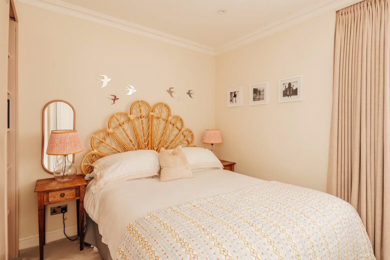 Distinguished Grade II Listed Belgravia Townhouse - London, United Kingdom