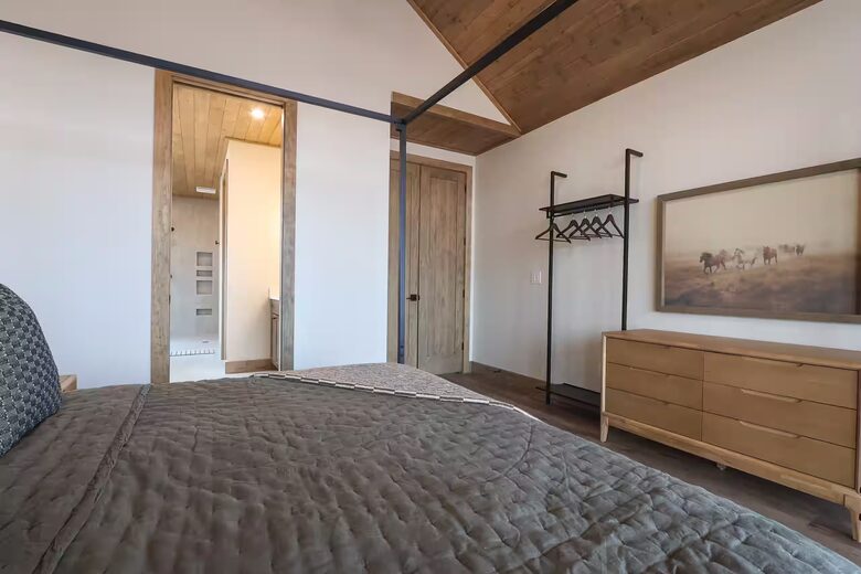 Designer Wears Valley Escape - Sevierville, Tennessee